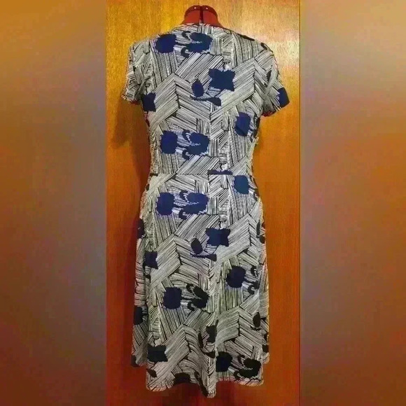 Touché | White and Blue Abstract Floral Ruched Wrap Dress, Size XL - Picture 3 of 7